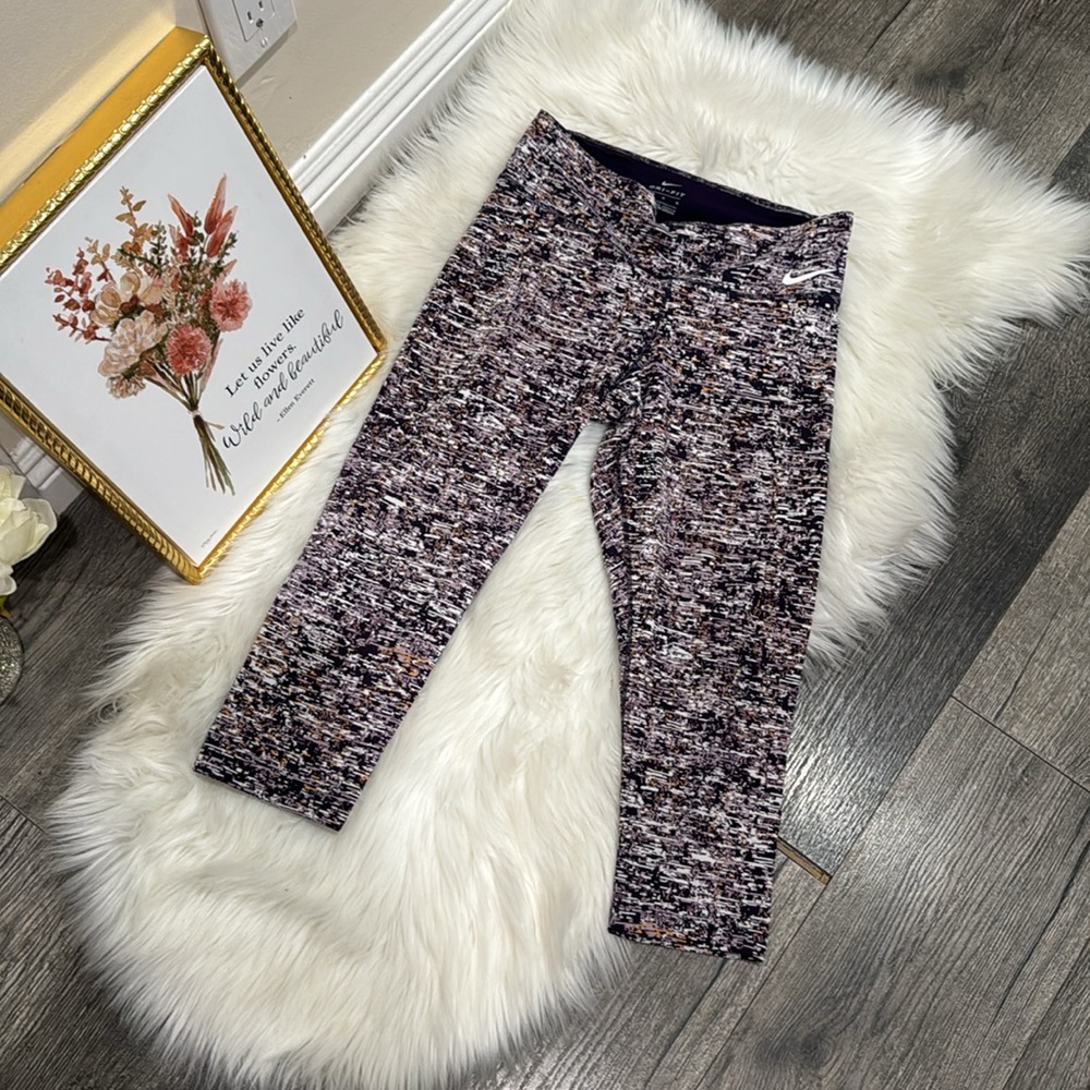 💜Nike Capri leggings with NIKE logo print - Picture 3 of 11